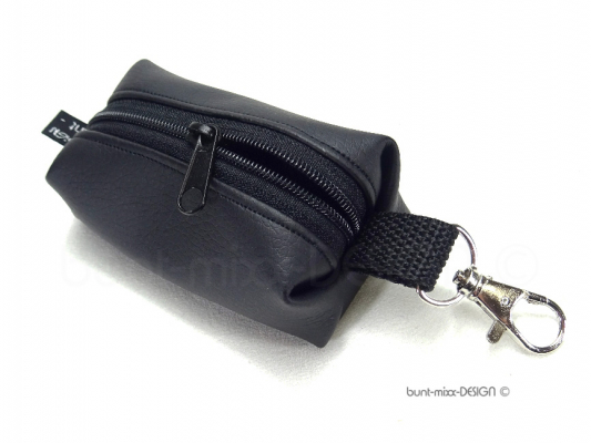 Täschchen mit Karabiner, Kunstleder schwarz, Inhalator Kosmetik Kopfhörer Schlüsselanhänger, by BuntMixxDesign